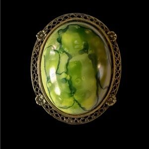 Green Marbled Oval Brooch with Gold-Tone Filigree Setting